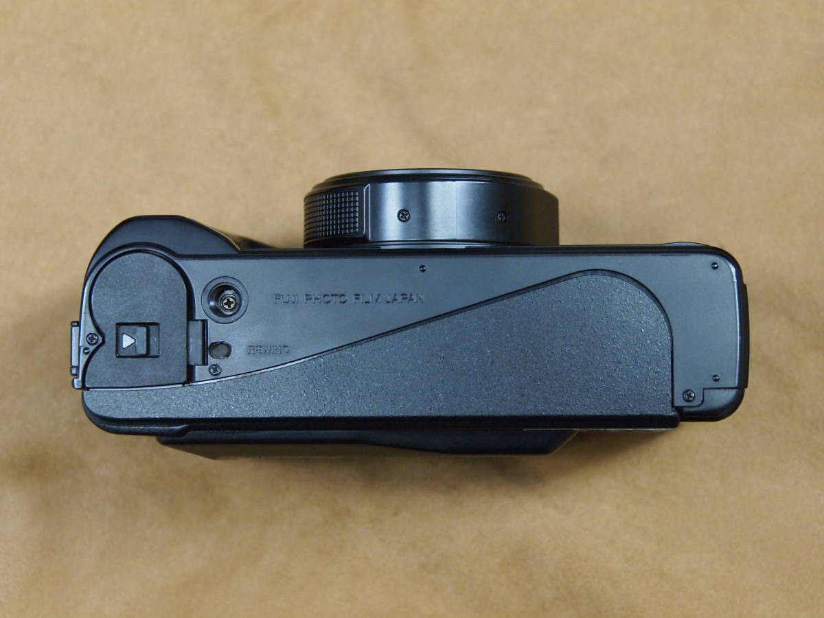 美品 FUJI フジ TW-300Ⅱ DATE 昭和レトロ フィルムカメラ 38mm65mm 2焦点_画像6