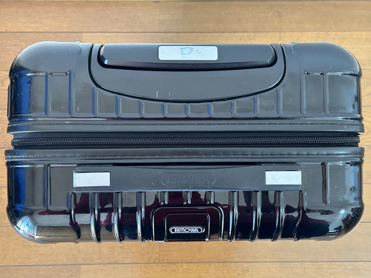 [LE]RIMOWA SALSA Delux BLKリモワ・サルサ・デラックス4輪 マッド・ブラック 伝統と高い品質 優れたデザイン!ブランドとして圧倒的な支持!_画像2