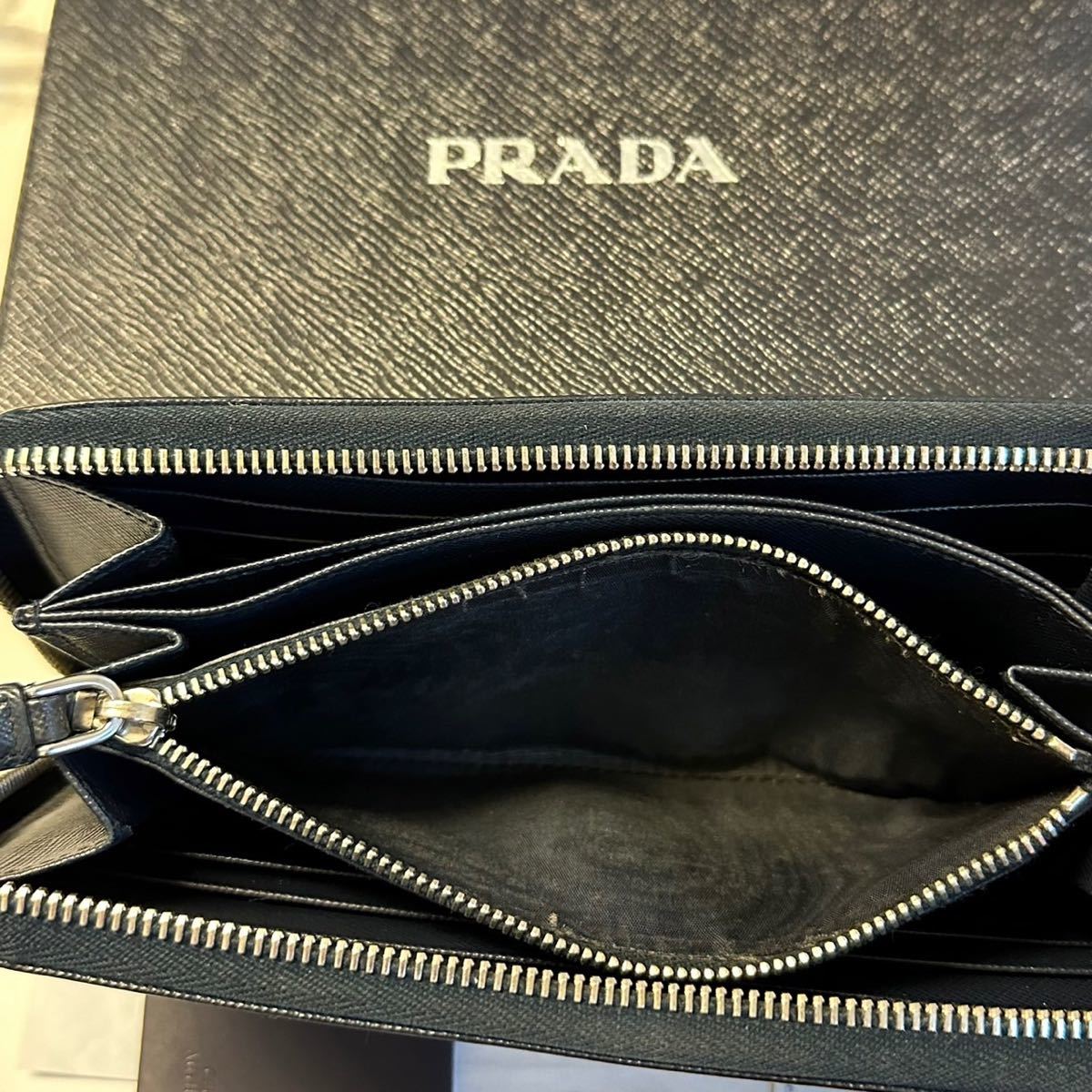 プラダ　PRADA 財布　長財布　サフィアーノ　ラウンドファスナー　メンズ_画像4