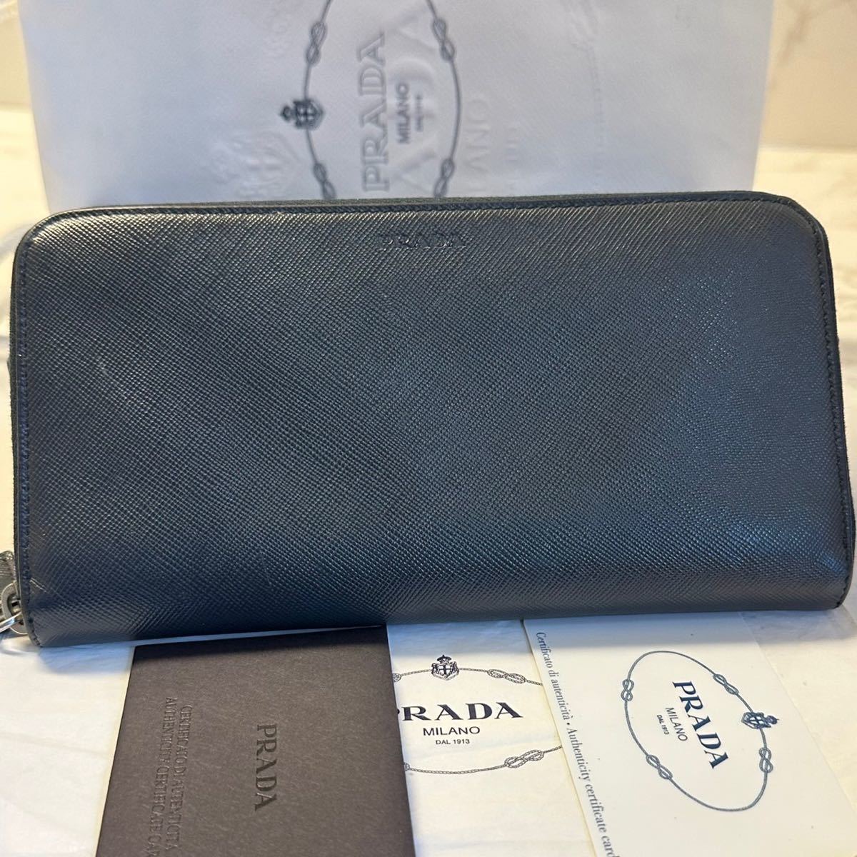 プラダ　PRADA 財布　長財布　サフィアーノ　ラウンドファスナー　メンズ_画像1