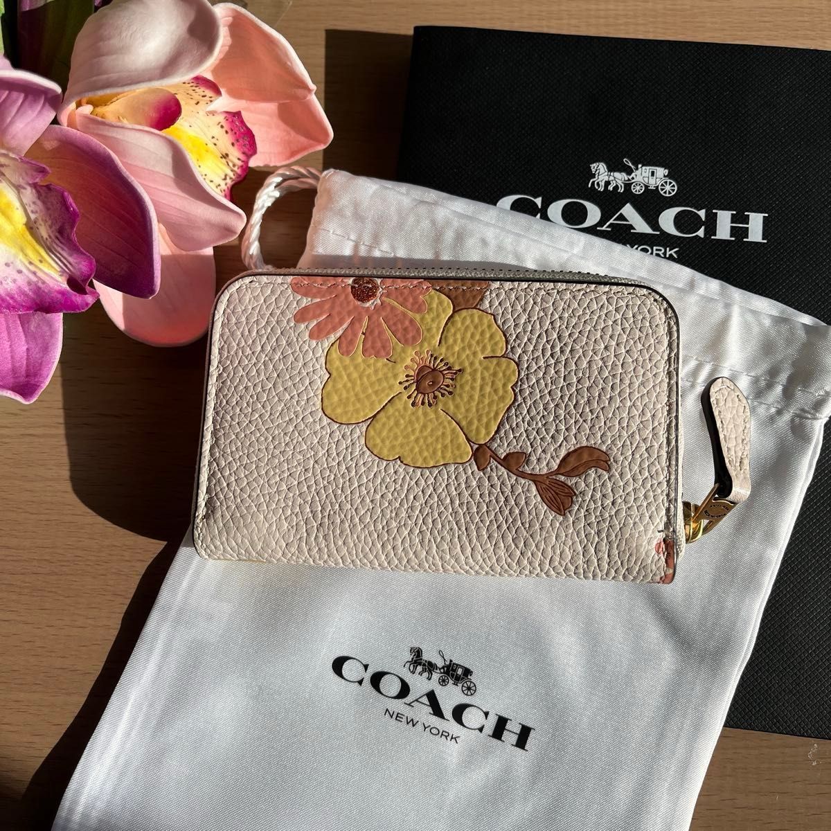 コーチ COACH コインケース　ホワイト　フラワー　保存袋　ショップ袋　レシートケース付き COACH コーチ 財布 ウォレット