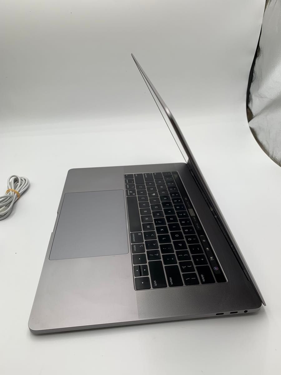 Apple MacBook Pro 2019 A1990 Core i7 2.6GHz/16GB/256GB(SSD)/15.4W