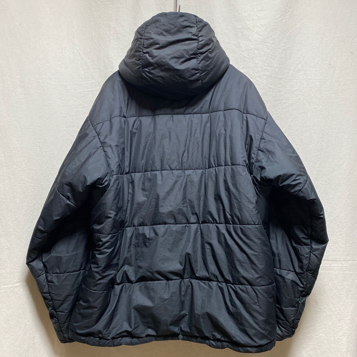 人気色 F01 ブラック×ネイビー パタゴニア ダスパーカー XL 00s 古着 ヴィンテージ 2001 Patagonia DAS PARKA 中綿 黒 オールド 希少_画像2