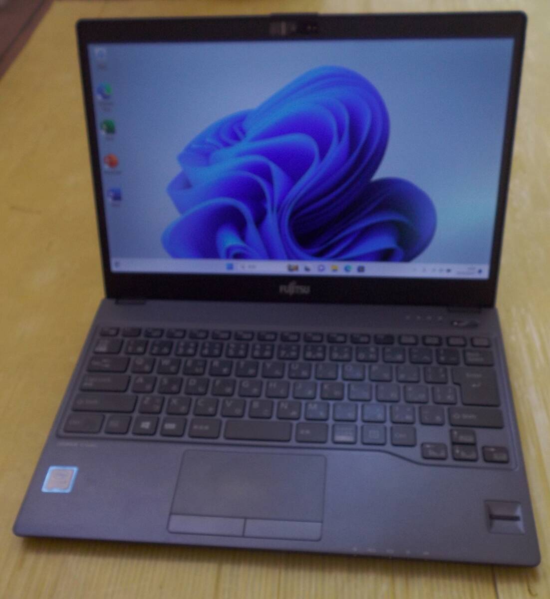 ２L 富士通 LIFEBOOK U937/R Core i5 7300U 2.6Ghz ４GB 256GB(SSD) 13.3インチ FHD (1920×1080) Windows1１ Pro 64bit_画像1