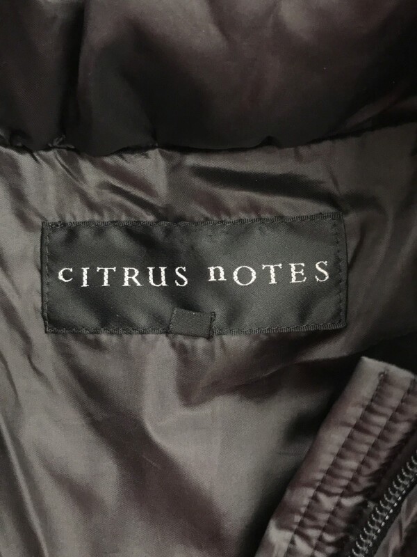CITRUS NOTES Citrus Notes объем шея пуховик оттенок черного 36 ITBJOM9Q580S