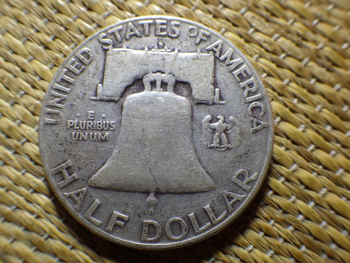 アメリカ５０セント銀貨１９５１年S　コレクター放出品　約直径30.5ｍｍ厚み1.8ｍｍ重さ12.48ｇ_画像3