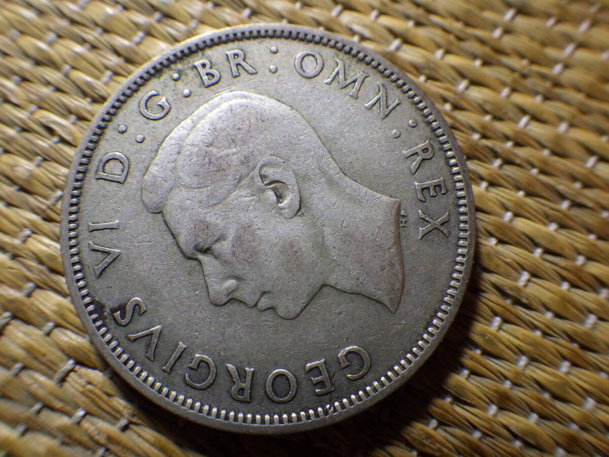 イギリス１９４６年　２シリング銀貨　コレクター放出品　約直径28.4ｍｍ厚み2.0ｍｍ重さ11.13ｇ_画像4