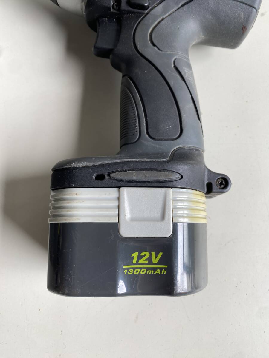 ⑤t688◆RYOBI リョービ◆充電式インパクトドライバー BID-1225 工具 ハンドツール ジャンク バッテリー ケース付 _画像4