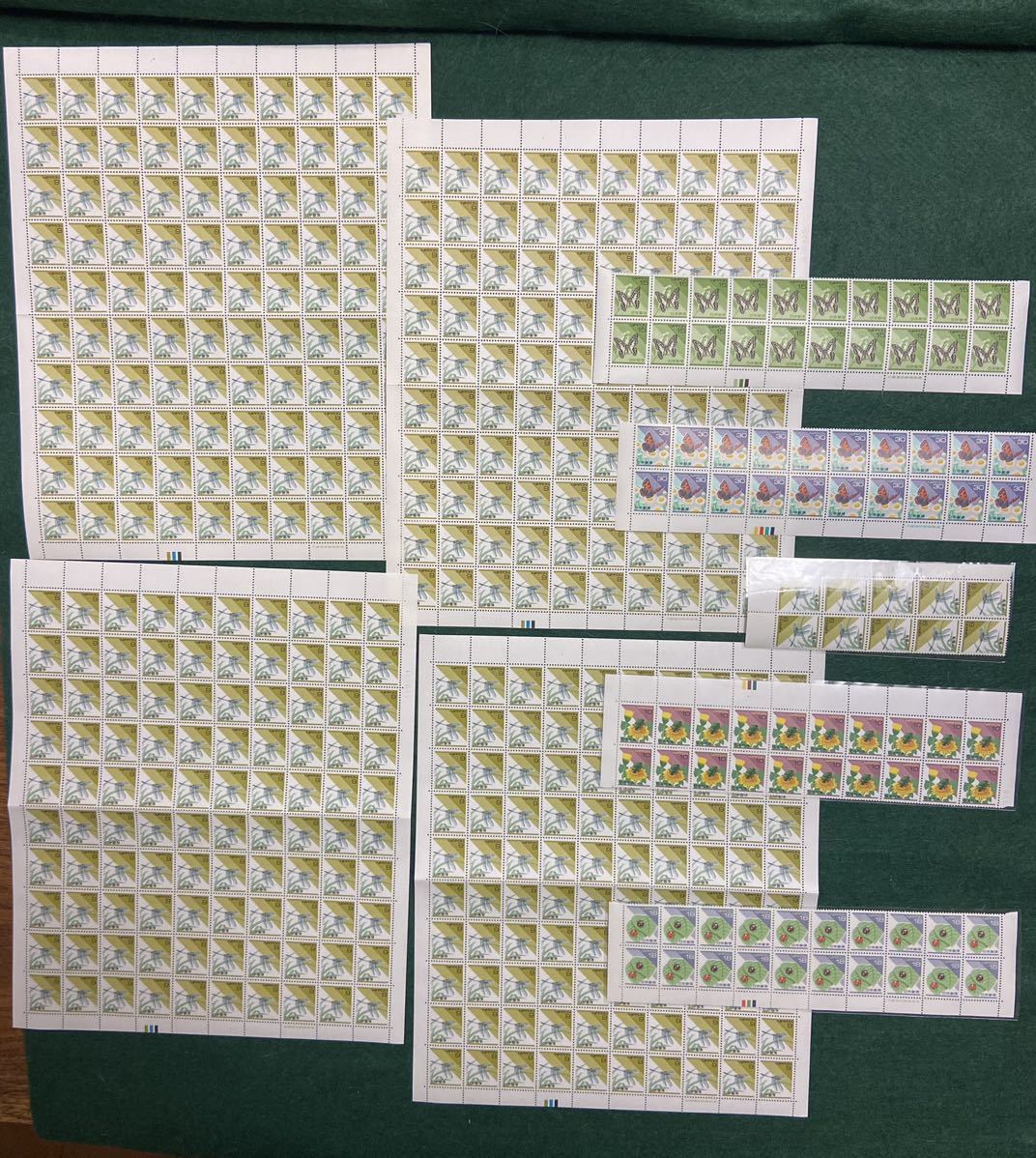 希少切手　日本の自然「シオカラトンボ、コアオハナムグリ、ミカドアゲハ、ベニシジミ」100枚シート、銘柄入り10枚、1、2ページ商品全貌_画像2