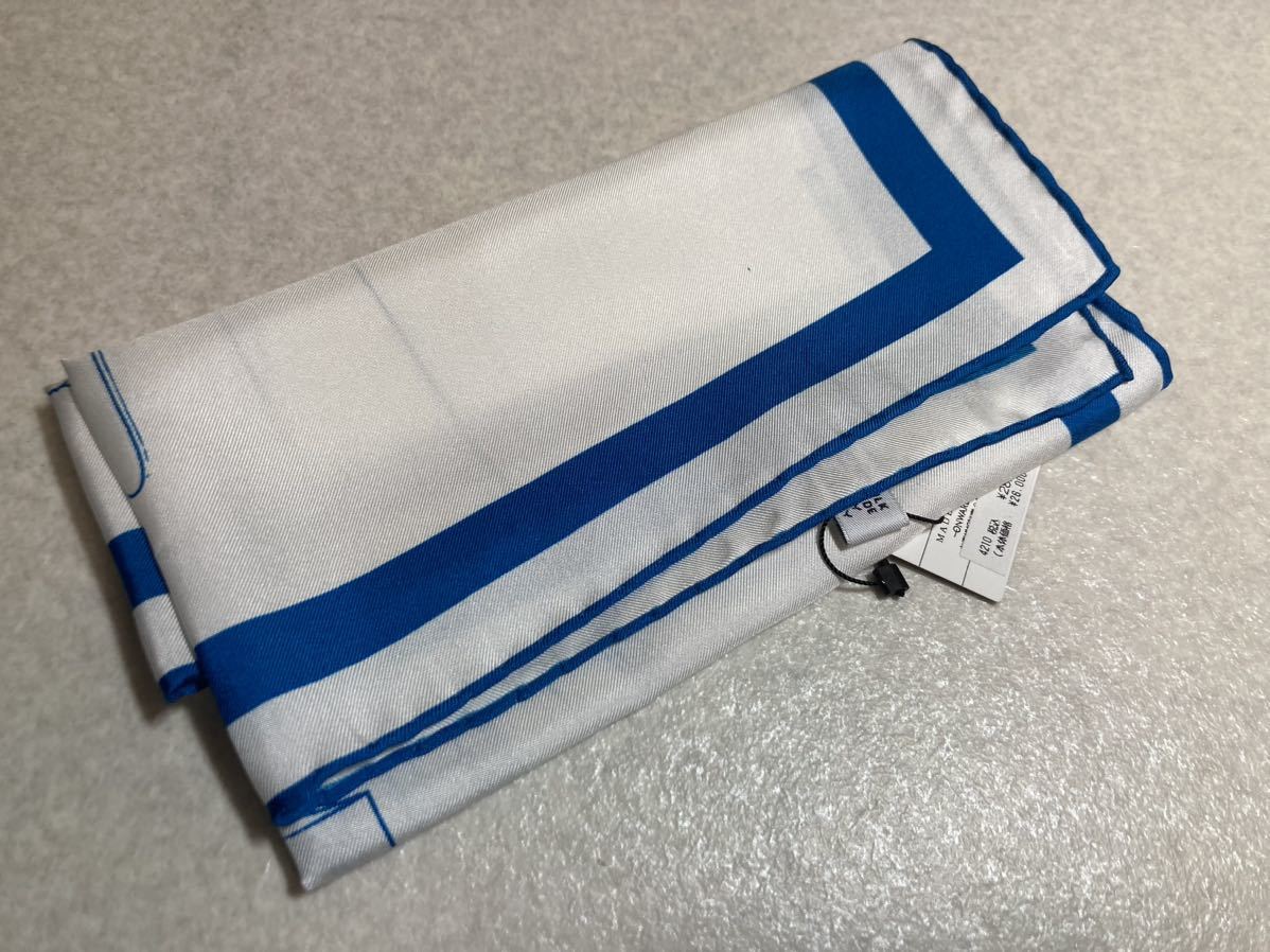 新品　ルビナッチ(伊)　ポケットチーフ　シルク１００％素材　イタリア製　４１ｃｍ四方　白水色　定価２．９万円_画像4