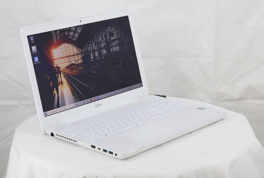 FUJITSU FMVA50DWK4 LIFEBOOK AH50/D2 Win10　Core i7 7700HQ 2.80GHz 4GB 256GB(SSD)■現状品_画像2