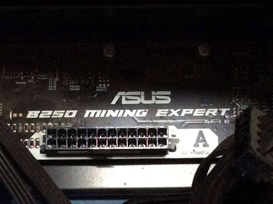 自作 B250 MINING EXPERT ASUS マイニングリグ　Pentium G4600 3.60GHz 16GB Radeon RX Vega 56 Air Boost 8G OC■現状品_画像4