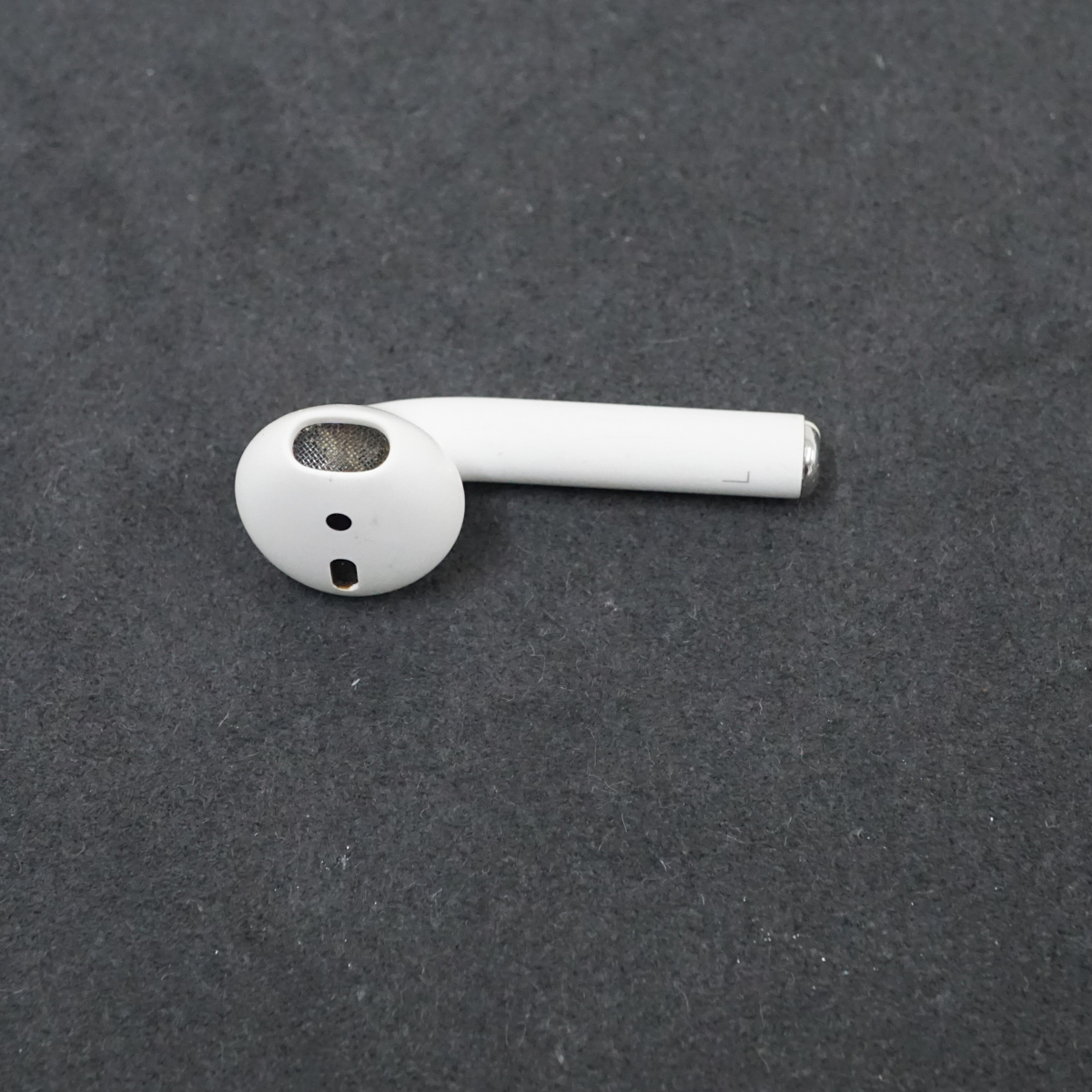 Apple AirPods エアーポッズ USED美品 左イヤホンのみ L 片耳 A1722 第一世代 正規品 MMEF2J/A 完動品 中古 V9976の画像1