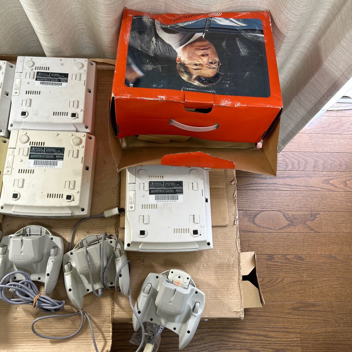 動作未確認 ★ ジャンク品 ドリキャス ドリームキャスト 本体 12台 まとめ売り コントローラー SEGA セガ Dreamcast HKT-3000 20888y_画像9