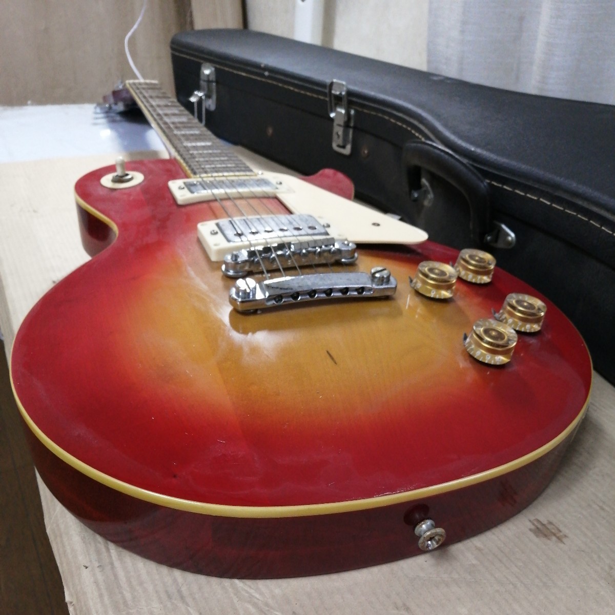 通電確認済 Joodee ジョーディー les paul model レスポール standard スタンダード　モデルエレキギター ジャンク品 ハードケース 22105w_画像7