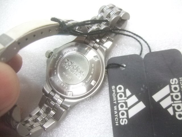 新品アディダスadidasクオーツブラック腕時計定価18000円　Z243_画像4