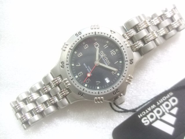 新品アディダスadidasクオーツブラック腕時計定価18000円　Z243_画像1