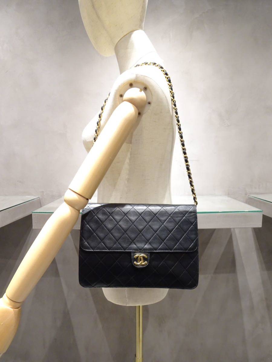 CHANEL マトラッセ25 ラムスキン プッシュロック ブラック ゴールド金具 チェーンショルダーバッグ_画像8