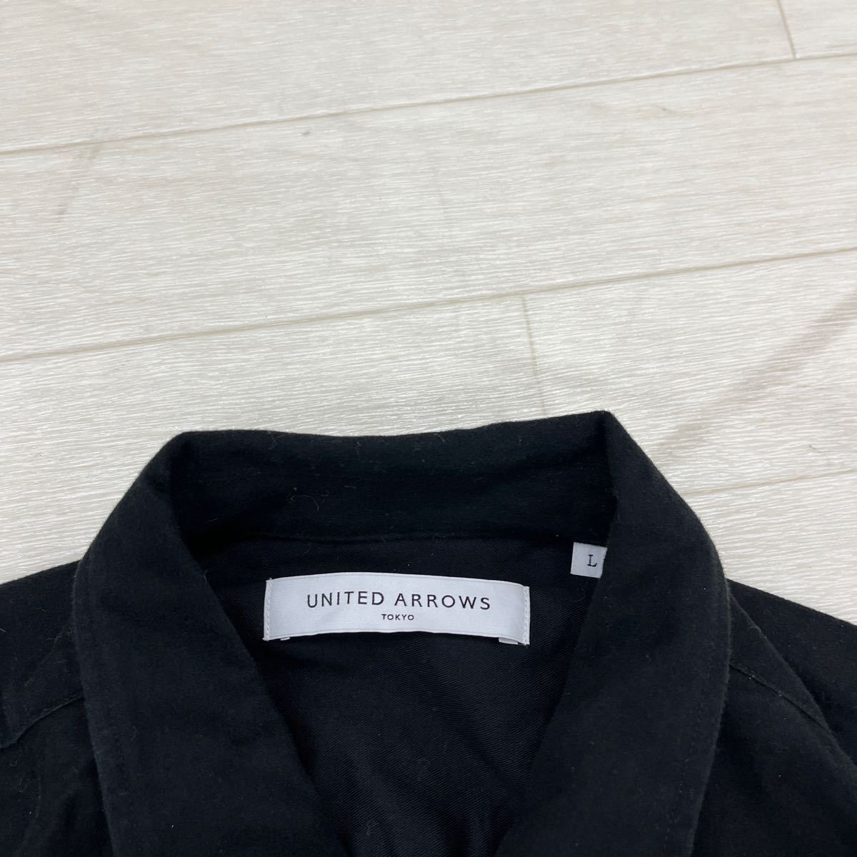 1328◎ UNITED ARROWS ユナイテッドアローズ トップス シャツ フルボタン 長袖 無地 カジュアル ブラック メンズL_画像4