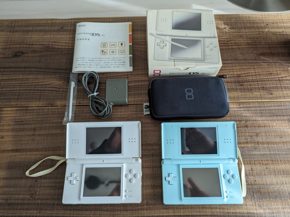 任天堂 Nintendo DS Lite 本体2個＋おまけセット アイスブルー×ホワイト【中古/送料無料!!】_画像1