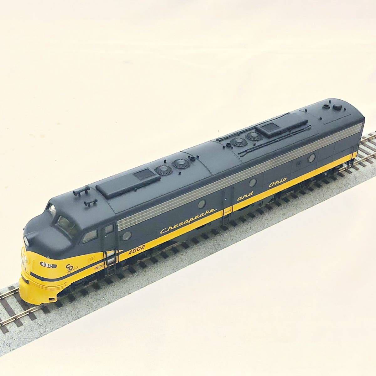 HO Broadway Limited 447 C&O Paragon Series EMD E8A Diesel Locomotive #4002 鉄道模型 KATO TOMIX_画像6