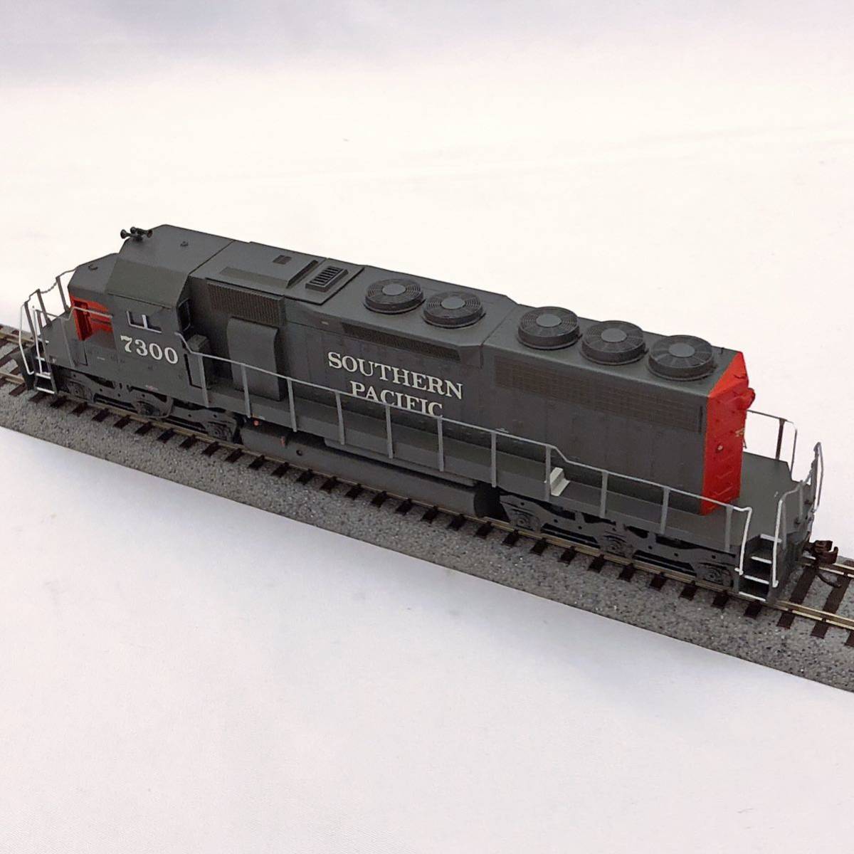 HO Athearn 89886 Southern Pacific Ready to Run SD40 Diesel HO Athearn 89886 Southern Pacific Ready to Run SD40 Diesel
