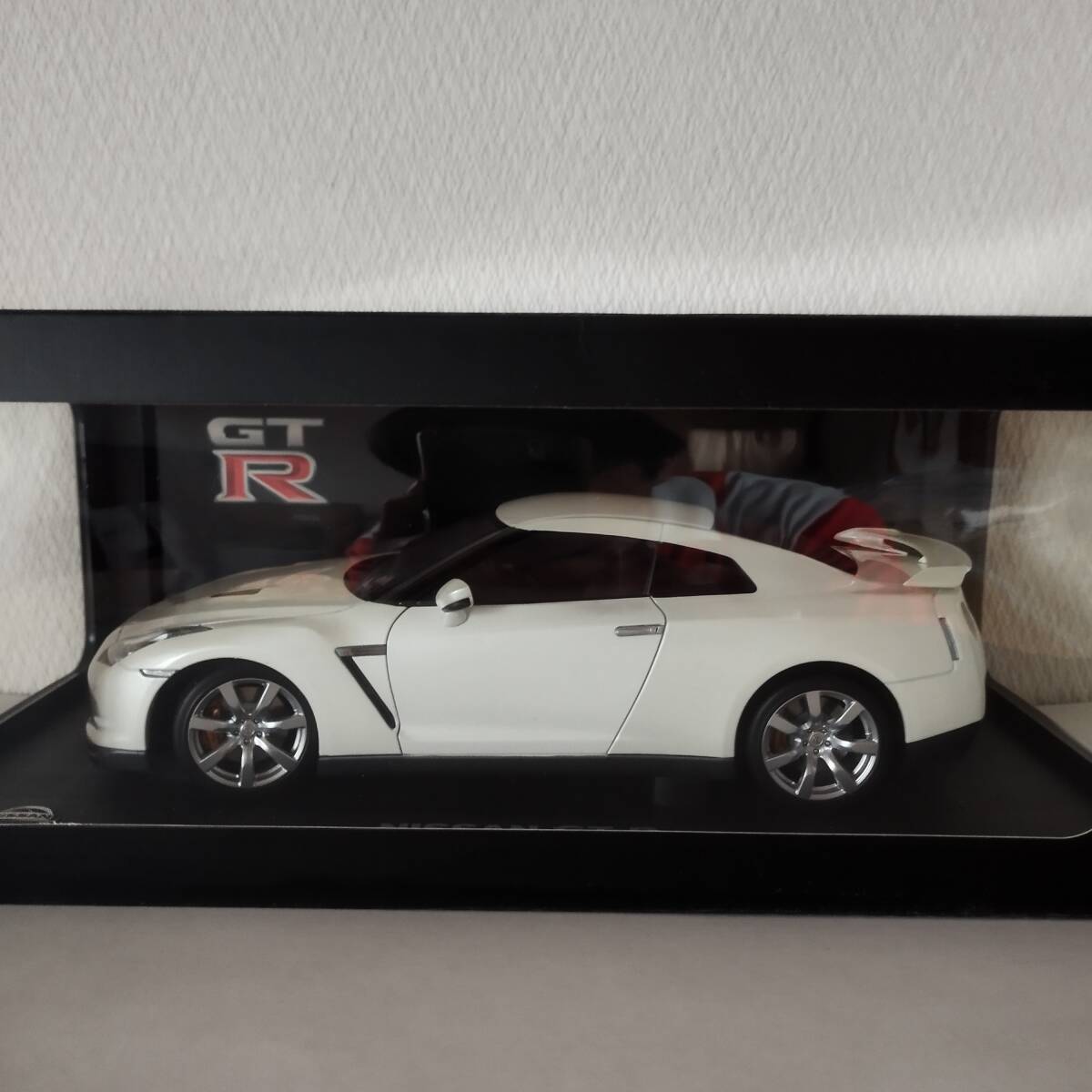 未開封 新品 1/18 Nissan GT-R R35 White KWAM0 10013_画像1