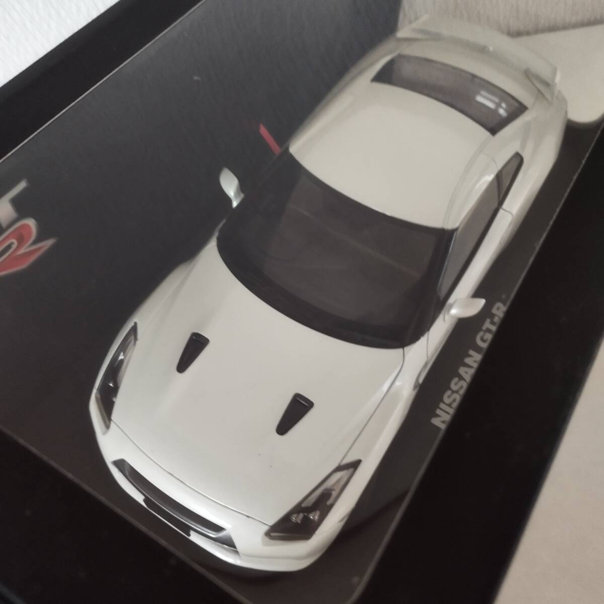 未開封 新品 1/18 Nissan GT-R R35 White KWAM0 10013_画像8