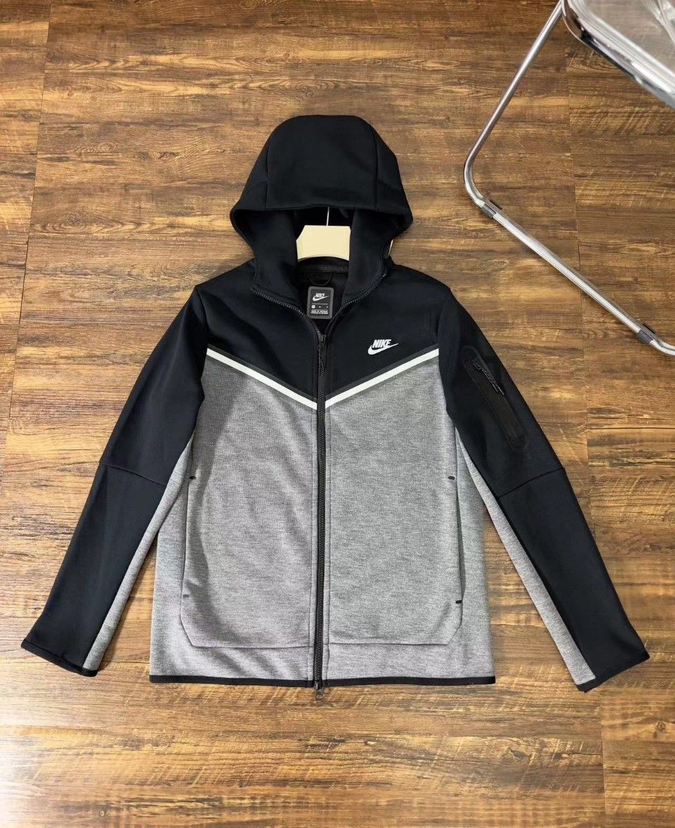 NIKE テックフリース 上下 セットアップ ブラック グレー 上下 NIKE テックフリース 上下 セットアップ ブラック グレー 上下