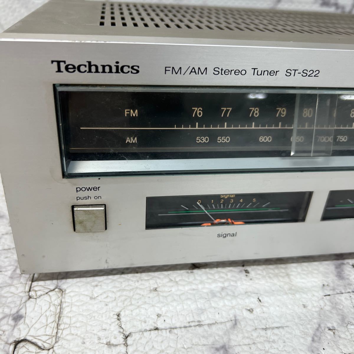 MYM-505 激安 Technics FM/AM Stereo Tuner ST-S22 ステレオチューナー 通電OK ジャンクの画像2