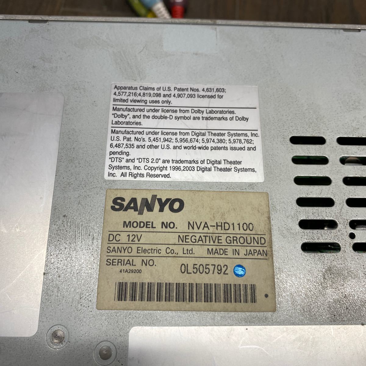 AV2-553  очень дешево   машина  navi  SANYO NVA-HD1100 0L505792 HDD navi  CD DVD  включение питания  не проверена   продаю как нерабочий  
