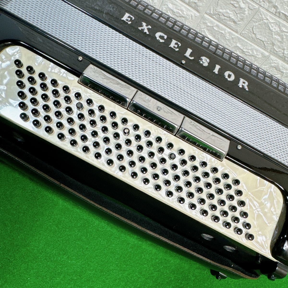 EXCELSIOR エキセルシャー 蛇腹楽器 アコーディオン 41鍵盤 120ベース 320M クロコダイル調 ハードケース キャスター付き ブラック_画像7