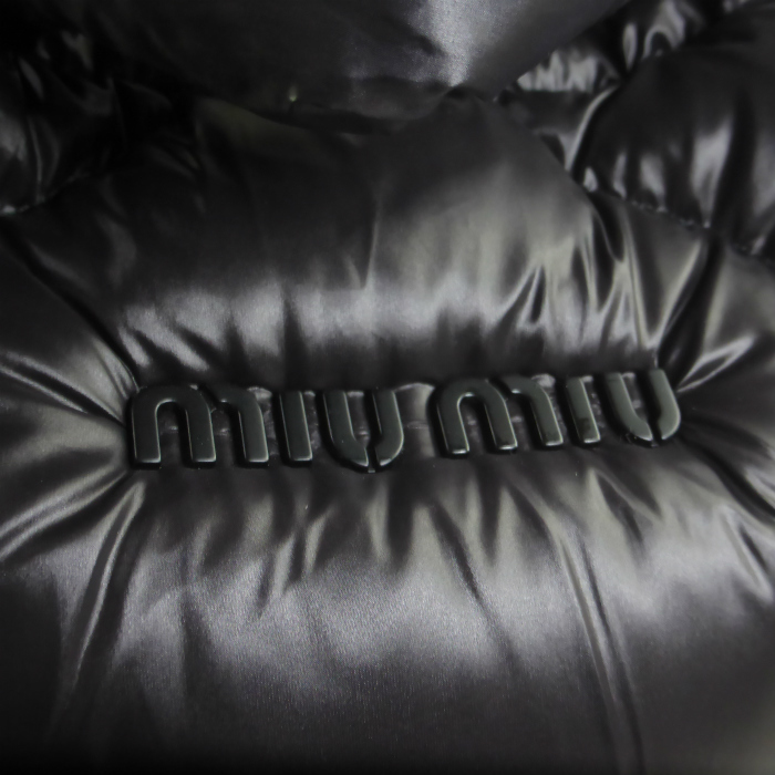  MiuMiu (MIUMIU) стеганое полотно нейлон большая сумка черный ( новый товар )