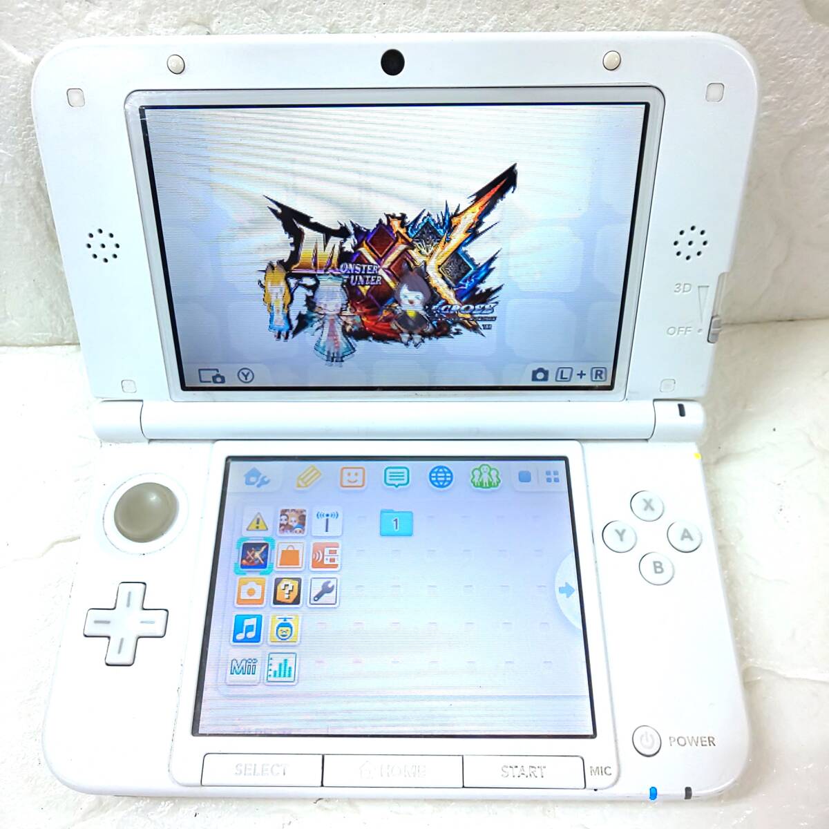 ◎任天堂◎ニンテンドー Nintendo 3DS LL(SPR-001) 本体 ホワイト SDメモリー4GB ゲームソフト(Monster Hunter XX) 即発送_画像2