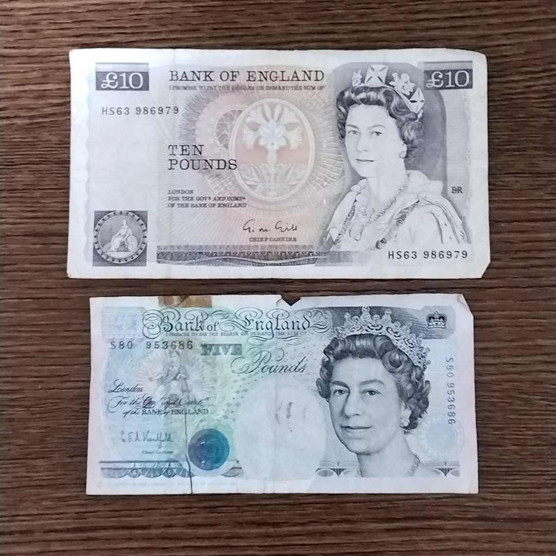 【TH0215】イギリス 10ポンド 5ポンド 紙幣 おまとめ2点 旧紙幣 ヴィンテージ コレクション レア 希少 破れ有り シワ 折れ有り お金_画像1