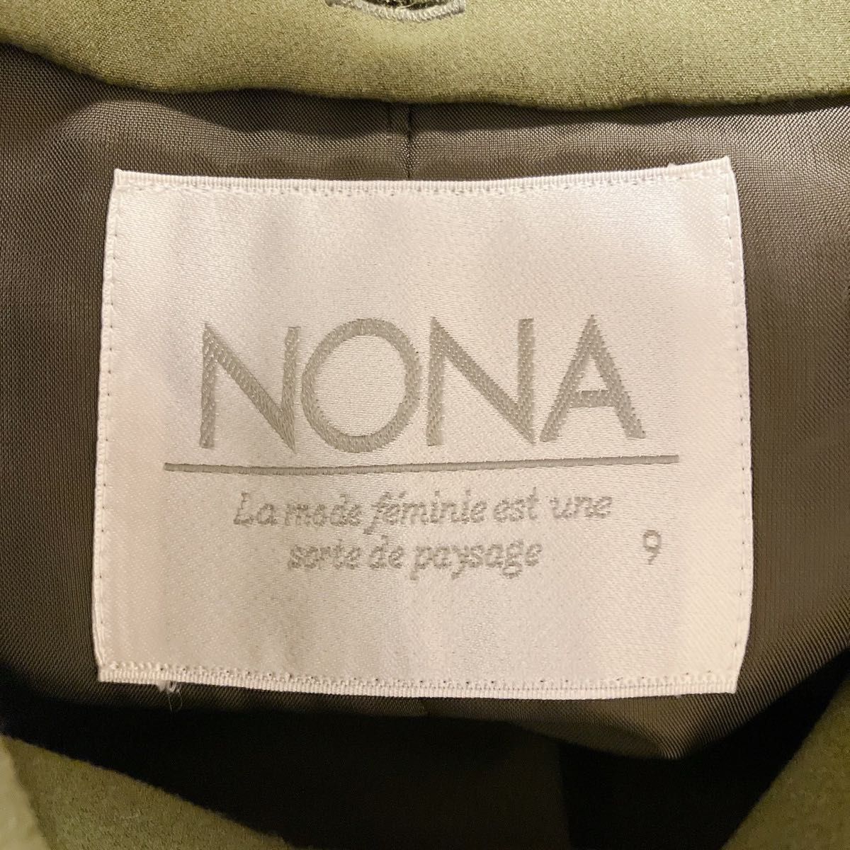 新品未使用】NONA トレンチコート【9号】カーキ 肩パッド グンゼ 新品未使用】NONA トレンチコート【9号】カーキ 肩パッド グンゼ