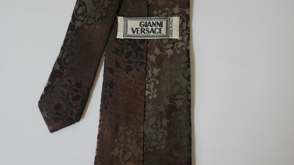 未使用に近い【GIANNI VERSACE ジャンニ・ヴェルサーチ】USED ブランドネクタイ/m24-2F2-21-25_画像3