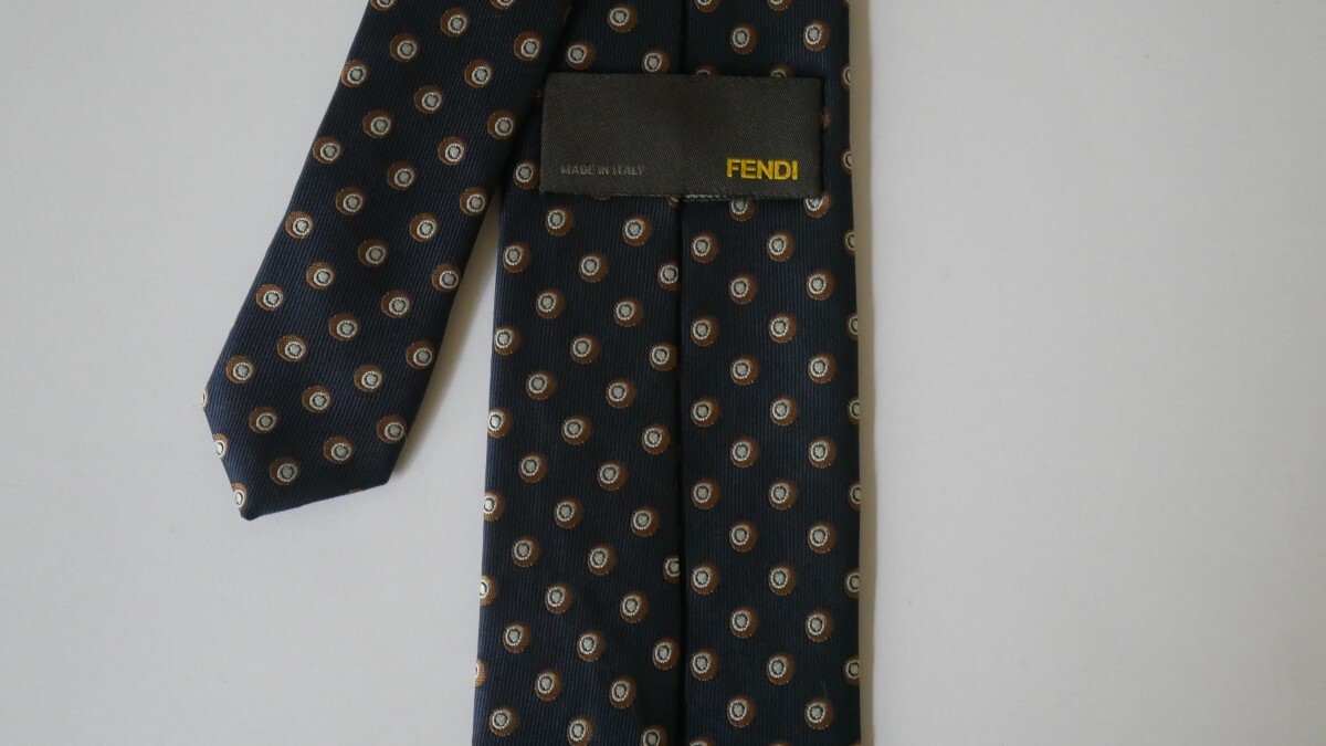 未使用に近い【FENDI フェンディ】USED ブランドネクタイ/m24-2F2-26-30_画像3