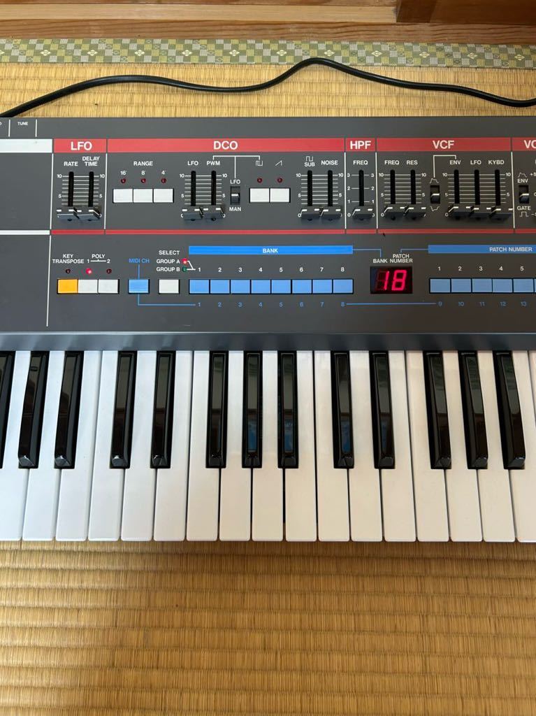 【現状品】Roland ローランド JUNO-106 シンセサイザー ハードケース付き_画像9