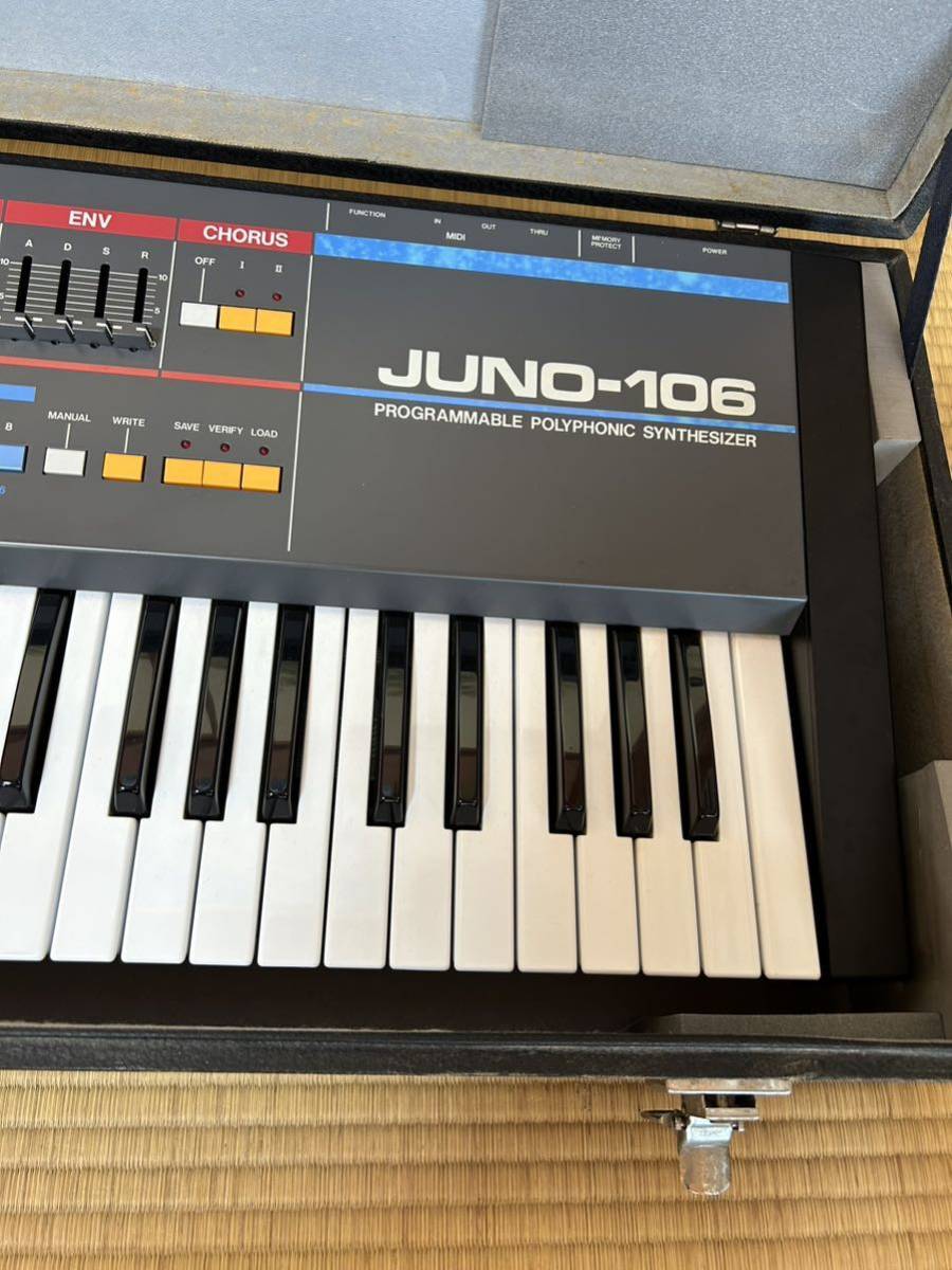 【現状品】Roland ローランド JUNO-106 シンセサイザー ハードケース付き_画像4