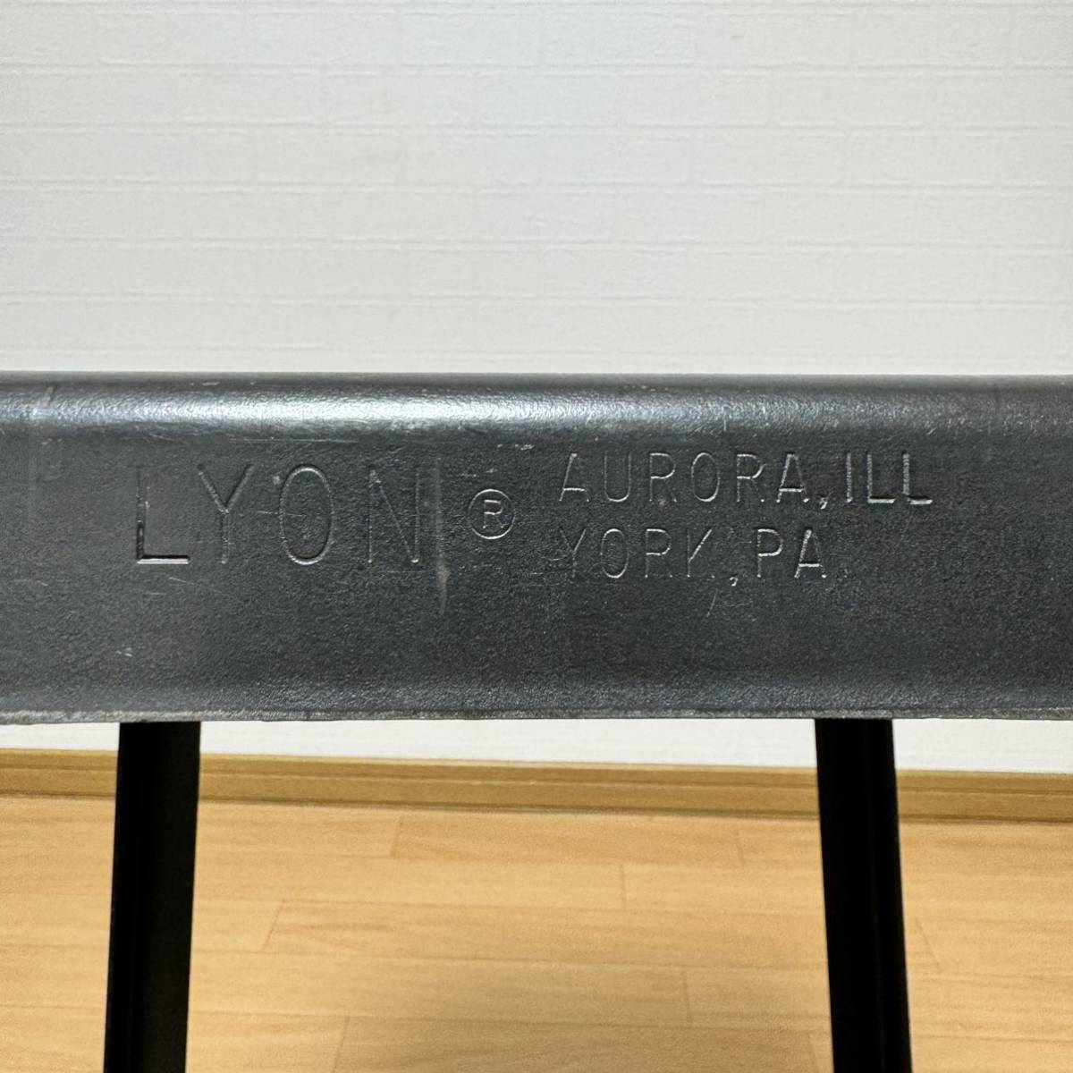 貴重】LYON AURORA ILL リオン リヨン ビンテージ メタル 貴重】LYON AURORA ILL リオン リヨン ビンテージ メタル