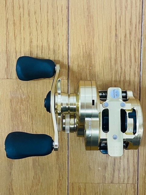 美品　シマノ 22 カルカッタコンクエスト 200XG 右ハンドル SHIMANO 22 CALCUTTA CONQUEST 200XG RIGHT　エキストラハイギア_画像3