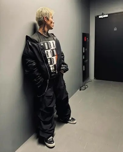 27CIRCUS 黒 MA-1ジャケット Lサイズ 平本蓮 AMNJX RIZIN 即納 27CIRCUS 黒 MA-1ジャケット Lサイズ 平本蓮 AMNJX RIZIN 即納