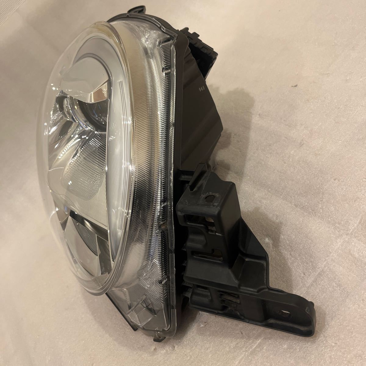 キャスト スタイル LA250S LA260S 右 LED ヘッドライト KOITO 100-69020