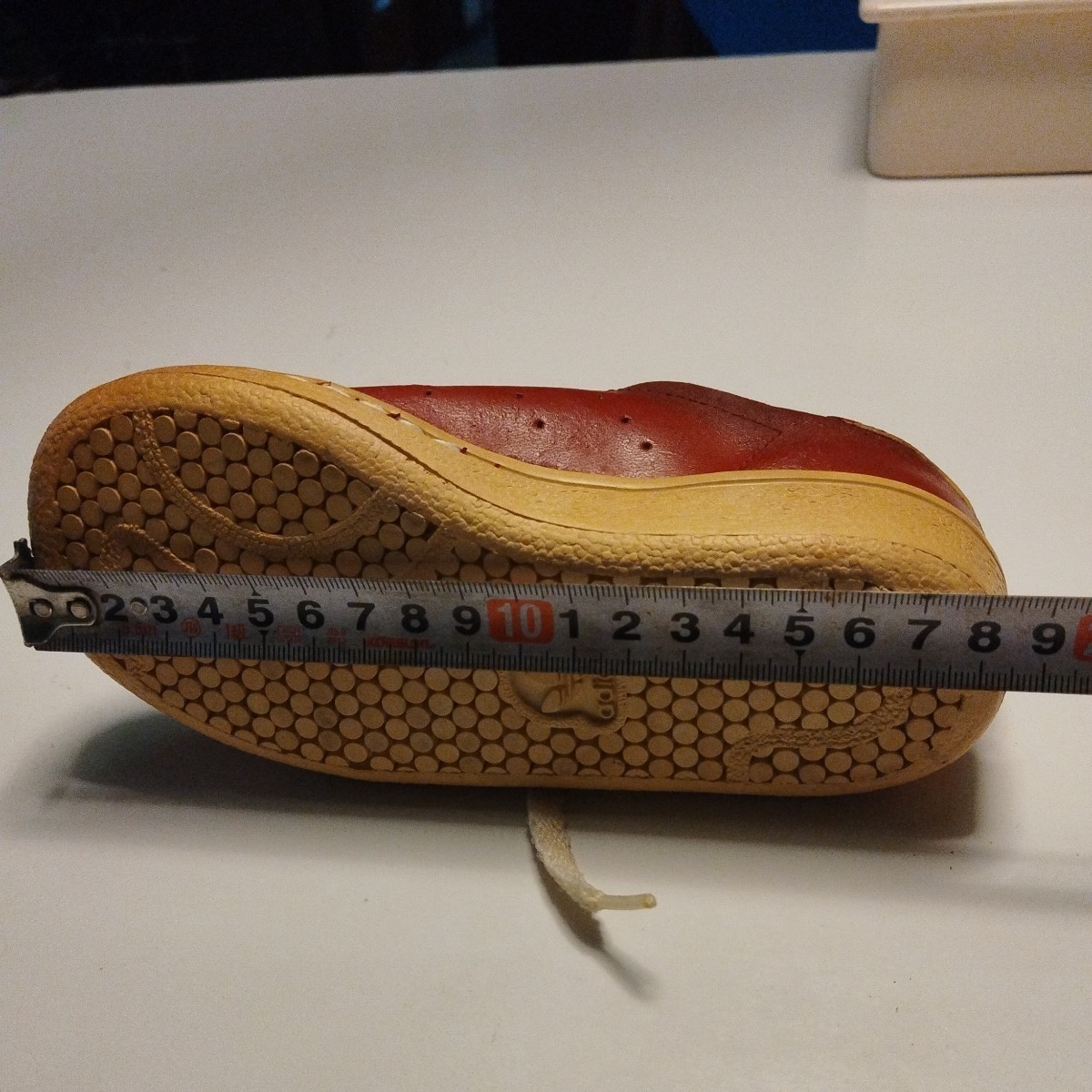 アウトソールはおおよそ18.5cm