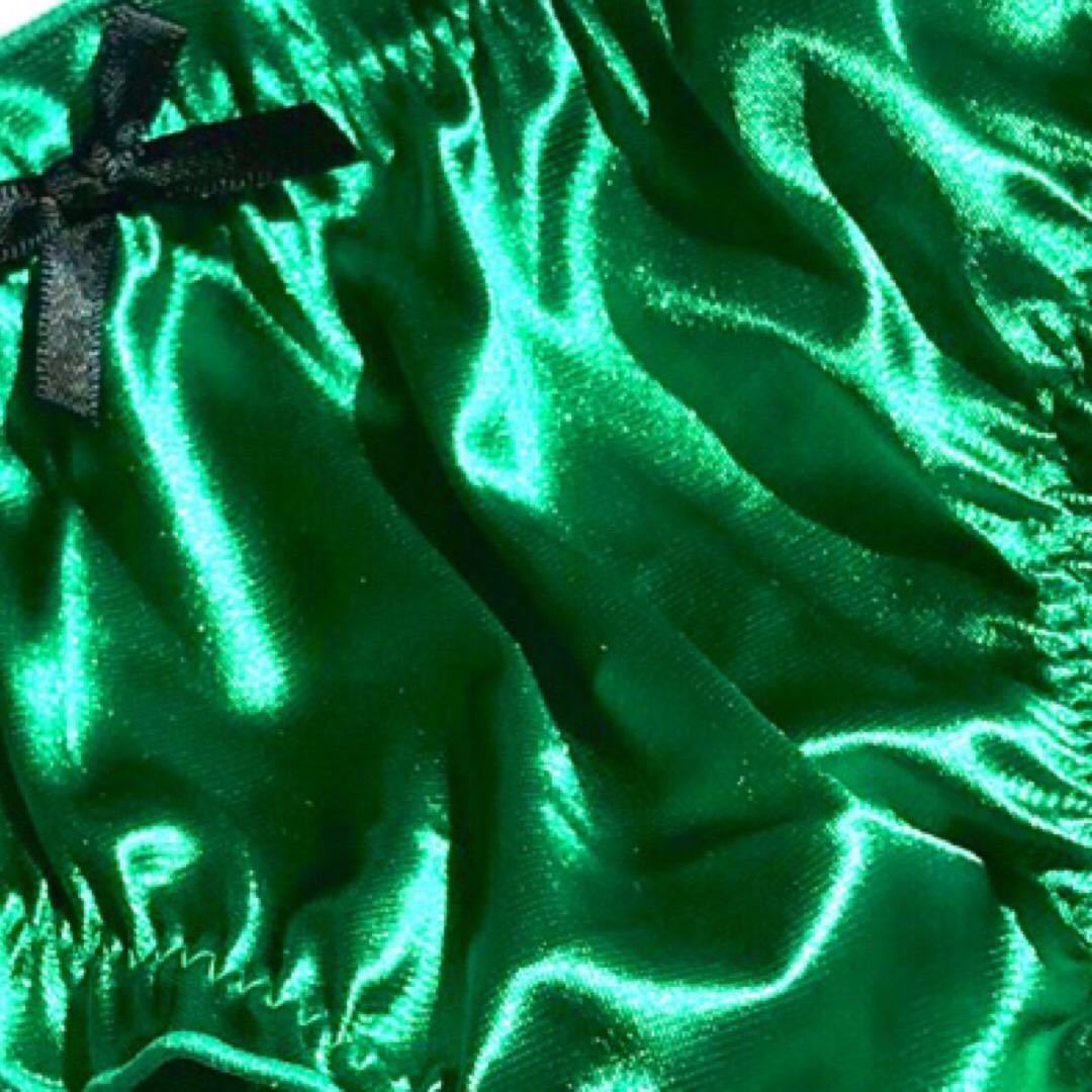 超ピカピカ サテン つるつる ショーツ ＭＬサイズ 新品 未使用 パンティ 緑 フリーサイズ エメフィール系 ピーチジョン系の画像2