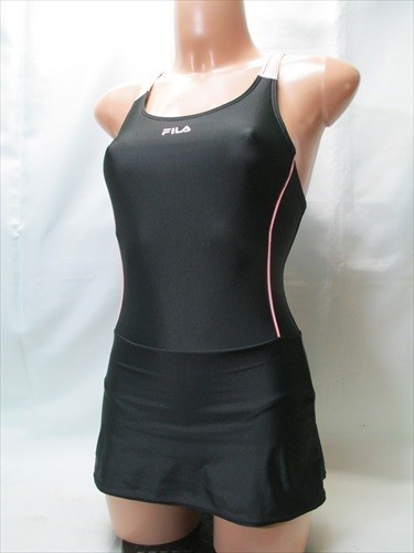 7816 ■ FILA ■フィラ　超つるすべ　スカート付　黒 x ピンク　競泳水着　150_画像1