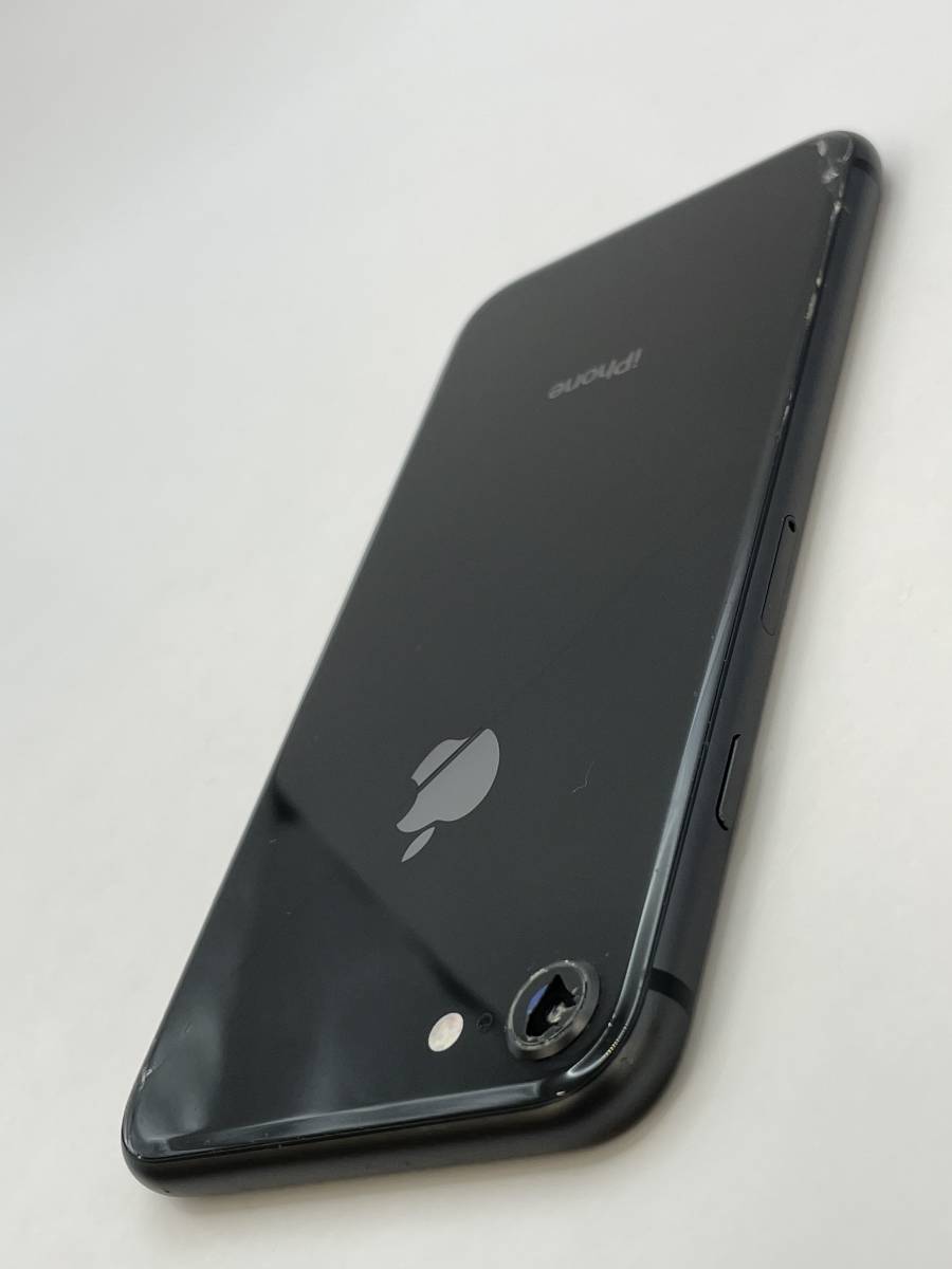 (KT020338)【爆速発送・土日発送可】iPhone 8 ブラック 利用制限 ◯ アイフォン Apple 1円スタート 【キャリア・docomo】_画像6