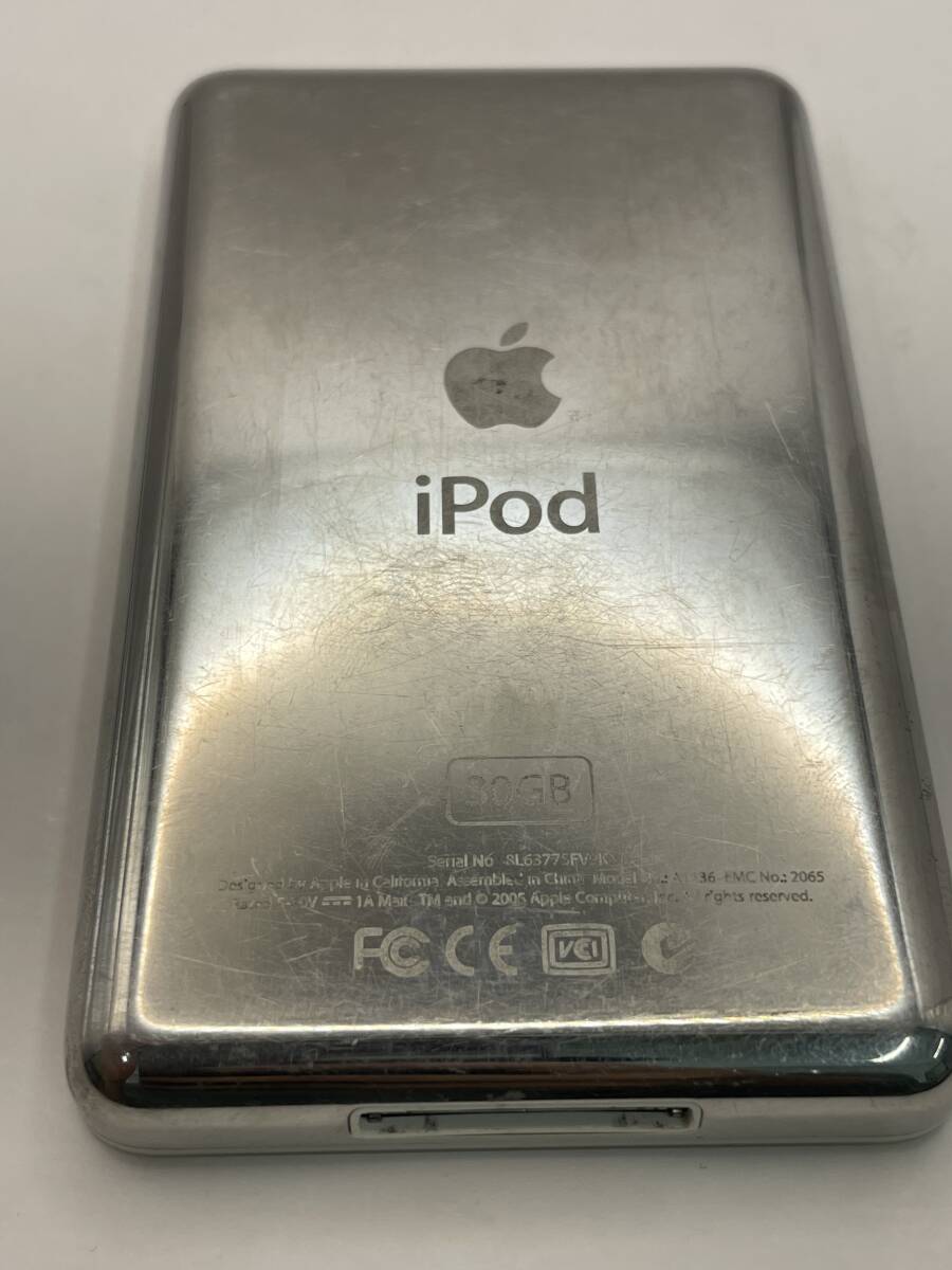 （KT011595）【爆速発送・土日発送可】iPod Classic 5th 第5世代 ホワイト Apple アイポッド 音楽 ミュージック 1円スタート 本体のみ 30GB_画像7