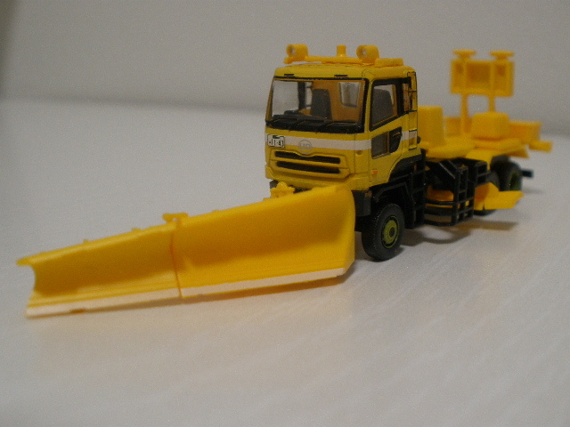トラックコレクション　０９６　第８弾　ＵＤトラックスクオン　岩崎工業除雪車（高速道路仕様）　出品個数：６個_画像2